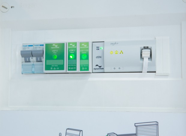 Im Sicherungskasten müssen spezielle Bauteile eingebaut werden, die das Digitalstrom-System steuern. (Bild: Martin Wolf/Golem.de)