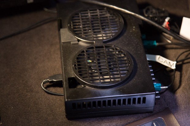 Das Drive PX 2 in seiner Box (Bild: Martin Wolf/Golem.de)