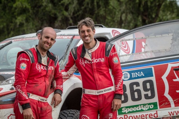 Am Steuer saß Ariel Jatón (links), Beifahrer war Gastón Scazzuso. (Bild: Acciona)