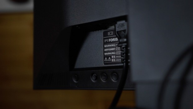 Die Bedienelemente an der R&uuml;ckseite (Foto: Michael Wieczorek)