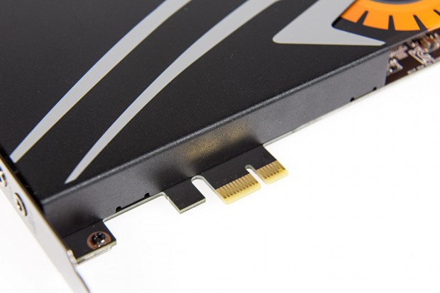 Typisch: Der PCIe-x1-Anschluss (Foto: Martin Wolf/Golem.de)