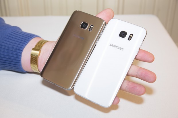 Beide Smartphones haben Samsungs neue 12-Megapixel-Kamera eingebaut, die merklich schneller als Konkurrenzgeräte fokussiert. (Bild: Martin Wolf/Golem.de)