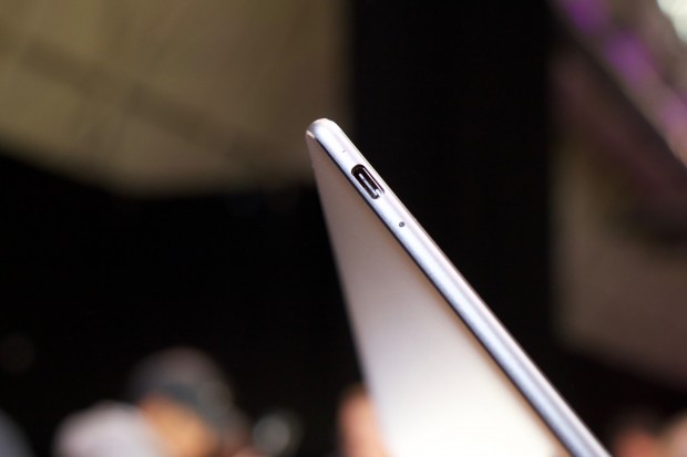 Matebook-Tablet mit USB-Typ-C-Anschluss (Bild: Michael Wieczorek/Golem.de)