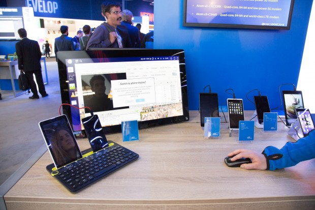 Das Foxconn-Smartphone ist nur eines von zahlreichen mit dem Atom-X3-Prozessor ausgestatteten Geräten, die neben Android eine Desktop-Version von Debian mitinstalliert haben können. (Bild: Martin Wolf/Golem.de)