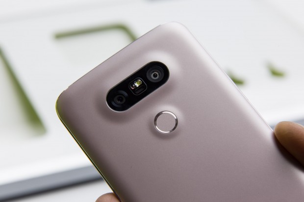 Die Kamera des G5 hat zwei Objektive. (Bild: Martin Wolf/Golem.de)