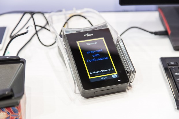 Unterschiedliche Zahlungsterminals mit Palmsecure. (Foto: Martin Wolf/Golem.de)