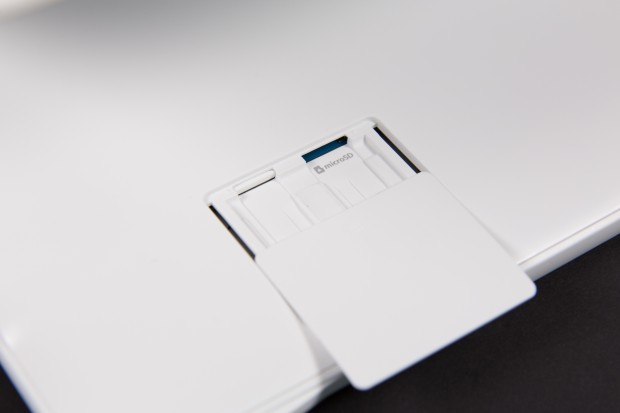 Das Galaxy View hat einen Steckplatz für Micro-SD-Karten. (Bild: Martin Wolf/Golem.de)