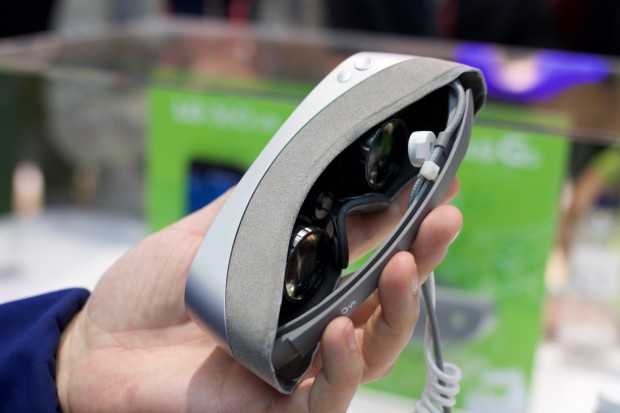 Zusammengeklappt lässt sich die 360 VR gut transportieren. (Bild: Michael Wieczorek/Golem.de)