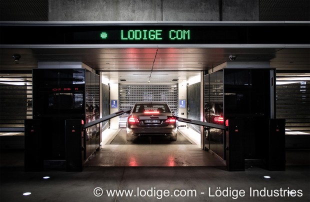 Die Fahrer stellen ihr Auto ab. (Foto: Lödige Industries)