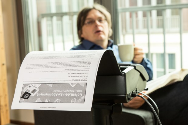 Ach, da kommt ja das Golem.de-Fax! (Bild: Martin Wolf/Golem.de)