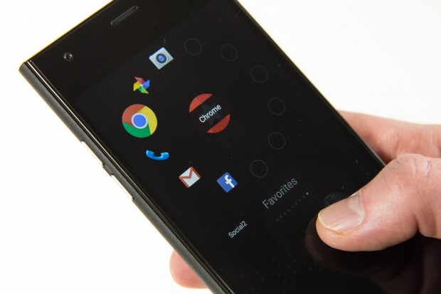 Durch das Wischen von oben nach unten wird eine App in einem App-Kreis ausgew&auml;hlt. (Bild: Martin Wolf/Golem.de)