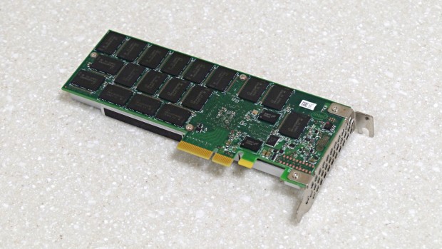 DC P3320 als PCIe-Steckkarte (Foto: Marc Sauter/Golem.de)