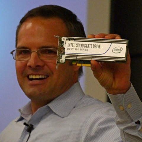 DC P3320 als PCIe-Steckkarte (Foto: Marc Sauter/Golem.de)