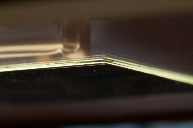 ... die unten einfach nur an der Stromglasplatte fixiert wird. (Foto: Andreas Sebayang/Golem.de)