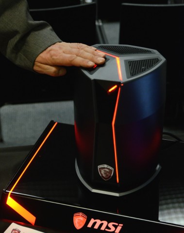 Der Standfuß dient einzig der Präsentation (Foto: Nico Ernst)