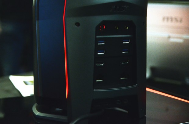 Die Anschlüsse des Vortex (Foto: Nico Ernst)