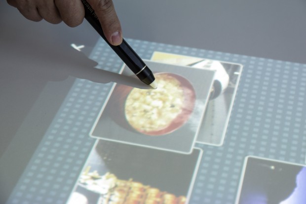 Mit recht großen Stiften ... (Foto: Martin Wolf/Golem.de)