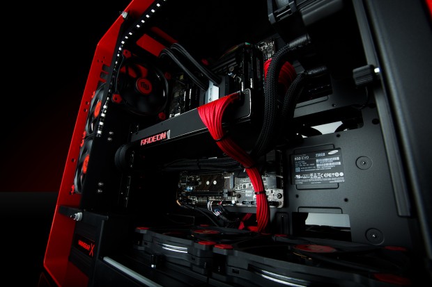 Radeon Pro Duo in einem System der Radeon Technologies Group (Bild: AMD)