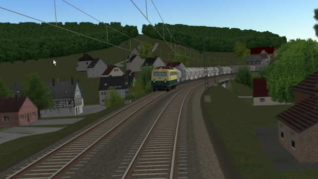 Zugbegegnung mit einem Güterzug (Screenshot: Zusi Bahnsimulatoren)