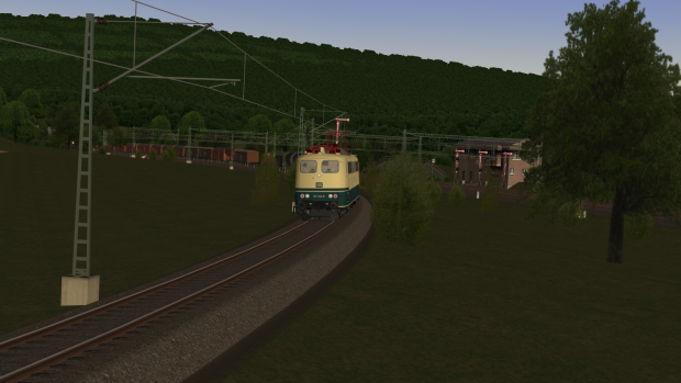 Auch eingleisige Streckenabschnitte gibt es zu befahren. (Screenshot: Zusi Bahnsimulatoren)