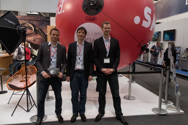 Entwickelt wurde sie von Andreas Schaffner, Matthias Krebs und Daniel Meier (v. l). (Foto: Werner Pluta/Golem.de)