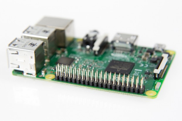 Alle Anschl&uuml;sse sind weiterhin dort, wo sie auch beim Pi 2 liegen. (Foto: Martin Wolf/Golem.de)