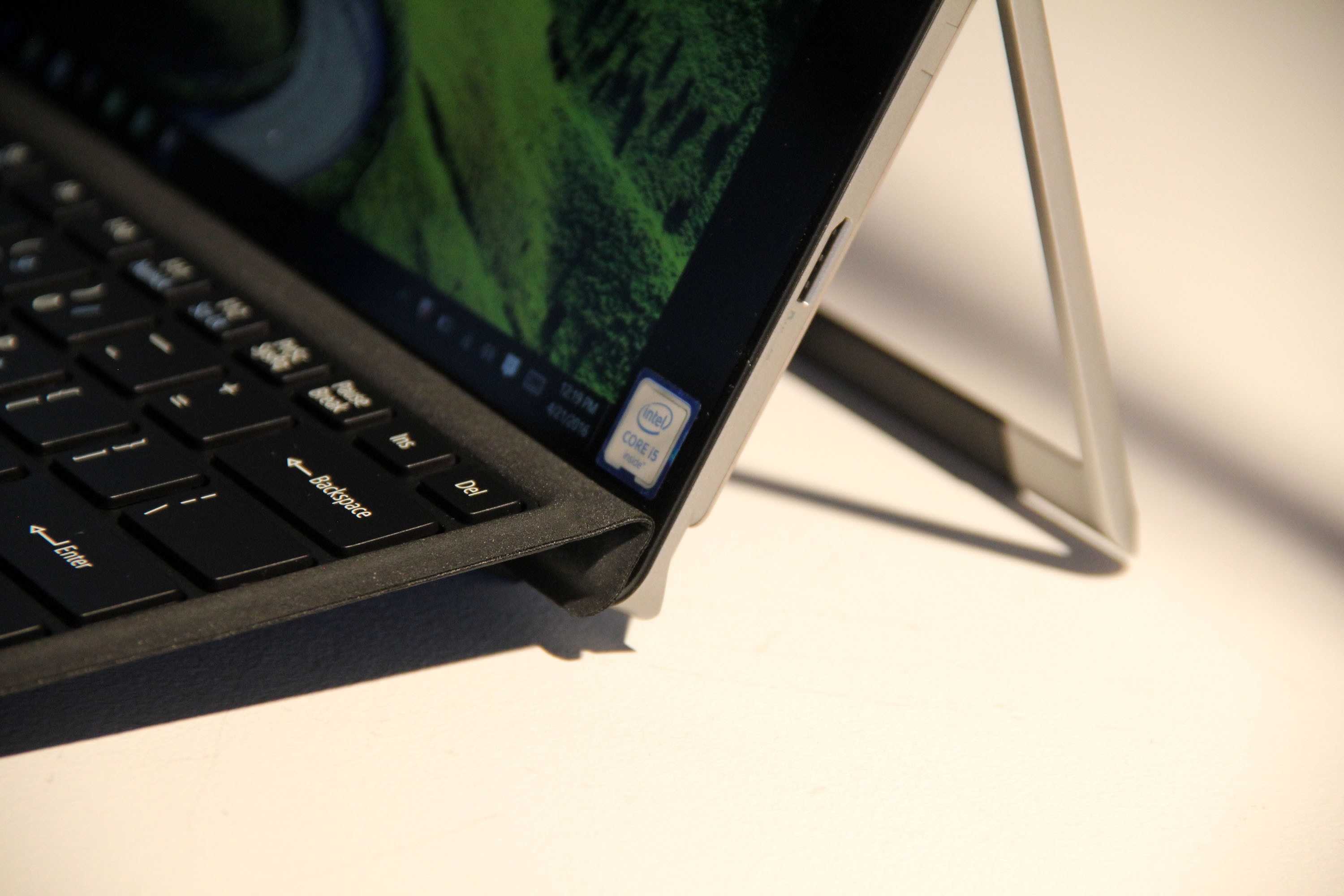Acer Switch Alpha 12 im Hands on: Beeindruckende Kühlleistung - Golem.de