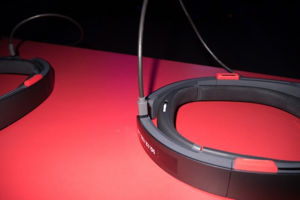 Das Ladekabel ist ein normales Micro-USB-Kabel. (Foto: Andreas Sebayang/Golem.de)