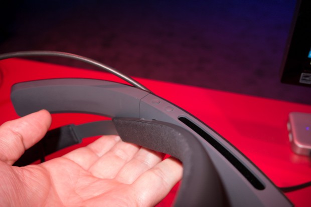 Angewinkelt funktioniert die Brille am besten. (Foto: Andreas Sebayang/Golem.de)