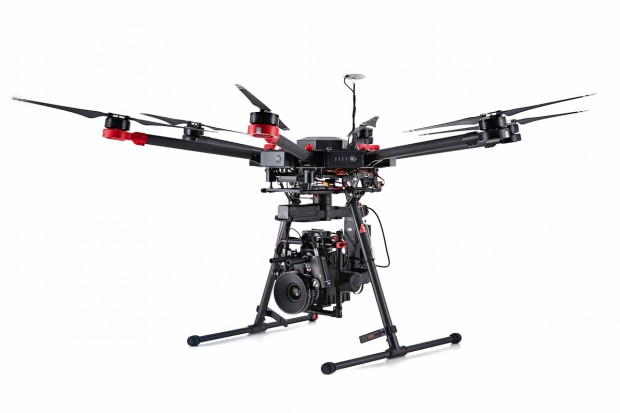 DJI M600 mit Ronin MX (Bild: DJI)