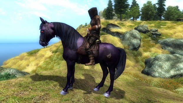 Das Pferd Schattenstute und ein Assassine mit der Haube der Dunklen Bruderschaft (Screenshot: Marc Sauter/Golem.de)