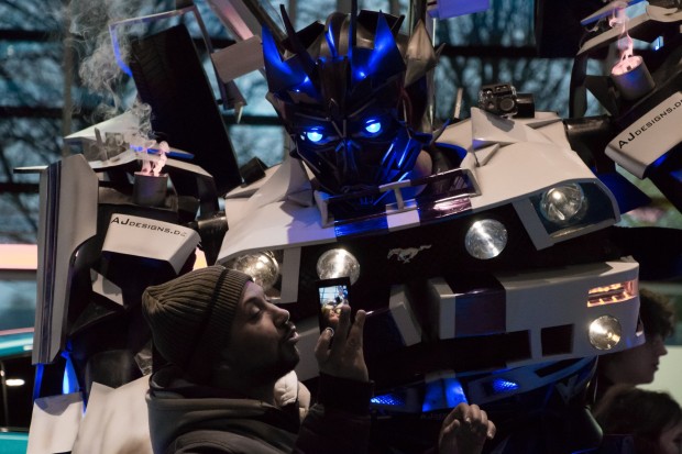 Kampfroboter in der BMW Welt in M&uuml;nchen (Foto: Katja H&ouml;hne)