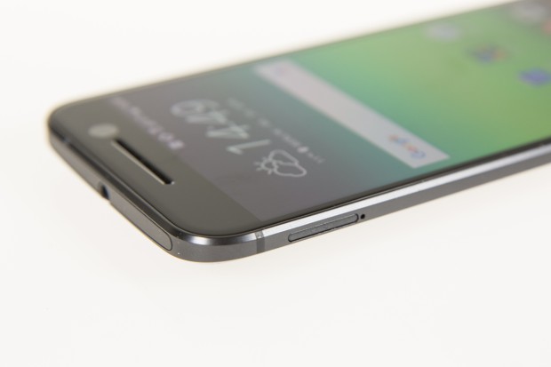 Das Display ist mit 5,2 Zoll etwas größer als bei HTCs vorigen Topmodellen. (Bild: Martin Wolf/Golem.de)