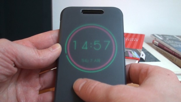 HTC bietet wieder ein spezielles Cover für das Smartphone an. (Bild: Peter Steinlechner/Golem.de)