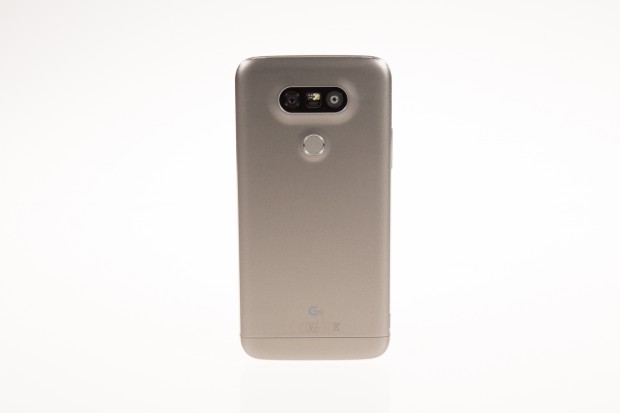 Das Gehäuse ist aus Aluminium, der Akku ist dennoch wechselbar. (Bild: Martin Wolf/Golem.de)