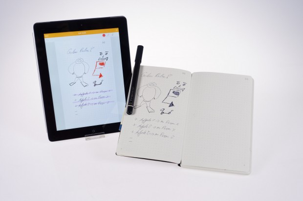 Moleskine hat mit dem Smart Writing Set ein Schreibset herausgebracht, das handschriftliche Inhalte digitalisiert. (Bild: Tobias Költzsch/Golem.de)