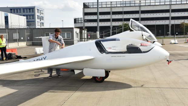 Letzte Vorbereitungen für den Start (Foto: DLR - CC-BY 3.0)