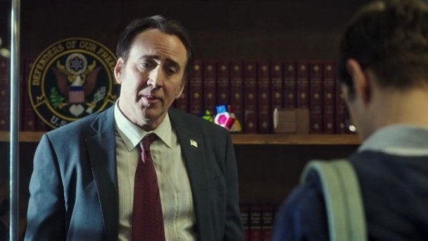Nicolas Cage und sein Nicolas-Cage-Gesicht spielen auch mit. (Bild: Screenshot/Open Road Films)