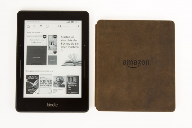 Links der Kindle Voyage, rechts der Kindle Oasis mit Akkupack (Bild: Martin Wolf/Golem.de)