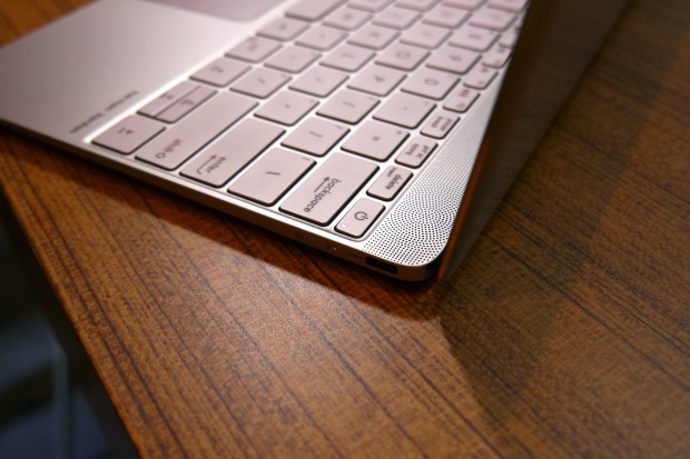 Das Lautsprecher-Design erinnert an Apples Ansatz. (Foto: Marc Sauter/Golem.de)