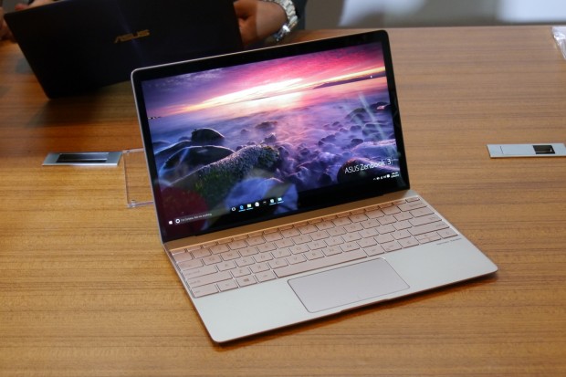 Das Display ist blickwinkelstabil. (Foto: Marc Sauter/Golem.de)