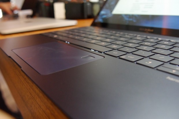 ... im Touchpadd eingelassen. (Foto: Marc Sauter/Golem.de)