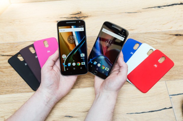 Links das Moto G4, rechts das Moto G4 Plus (Bild: Martin Wolf/Golem.de)