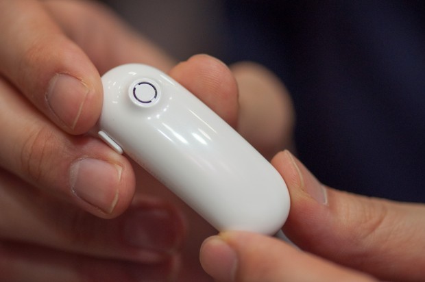 Das Gerät ist eigentlich recht klein. (Foto: Andreas Sebayang/Golem.de)