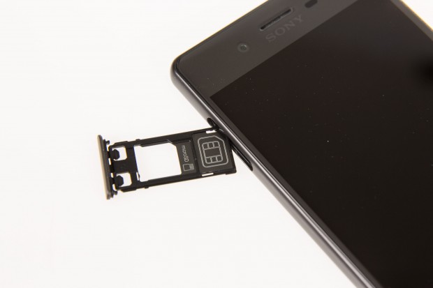 Xperia X erlaubt Micro-SD-Karten. (Bild: Martin Wolf/Golem.de)