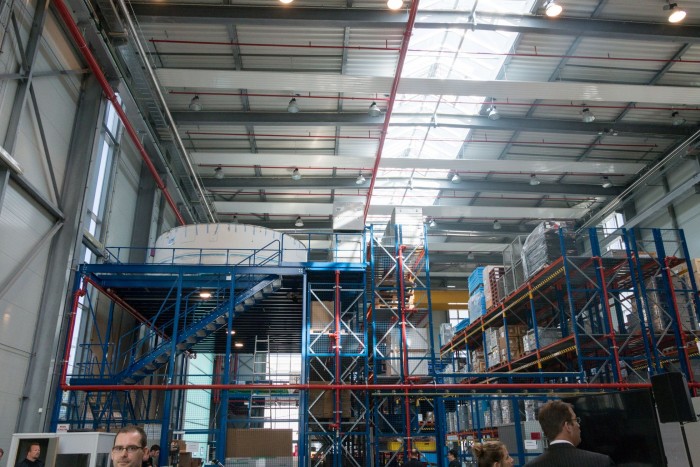 Anfangs wird noch in der Halle gearbeitet. Ab Juli geht es im Reinraum weiter. (Foto: Werner Pluta/Golem.de)