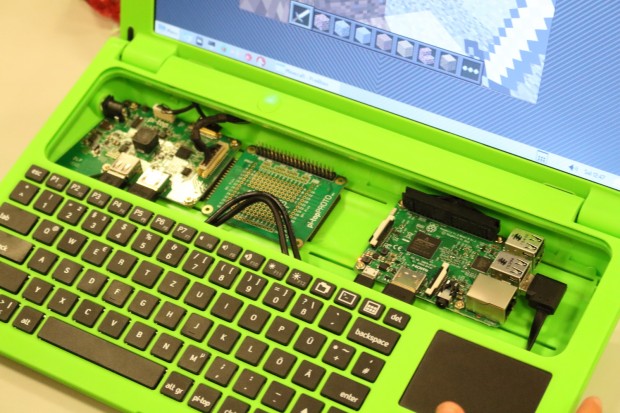 Pi-Top selbst bietet dafür eine Zusatzplatine. (Foto: Alexander Merz/Golem.de)