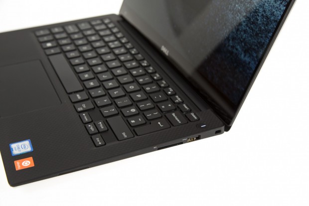 Das XPS 13 von der Seite (Bild: Martin Wolf/Golem.de)