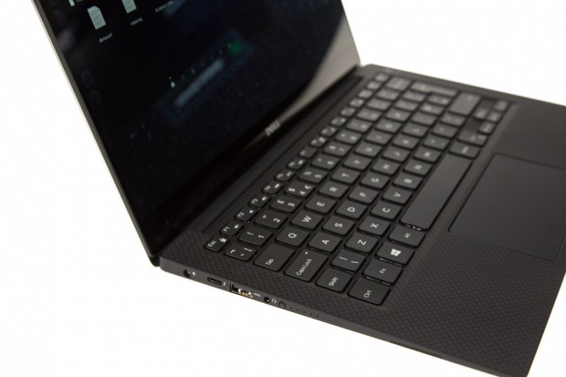 Das XPS 13 von der Seite  (Bild: Martin Wolf/Golem.de)