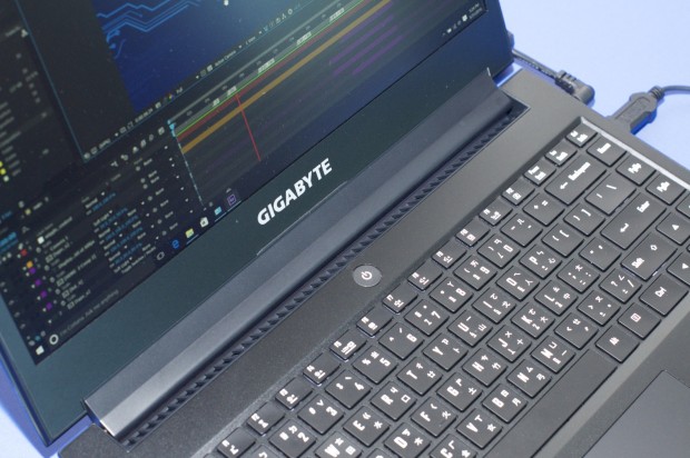 ... an verschiedenen Stellen des Geräts. (Foto: Andreas Sebayang/Golem.de)